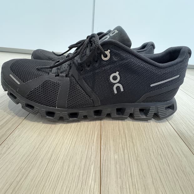 온 러닝 클라우드 5 올 블랙 245