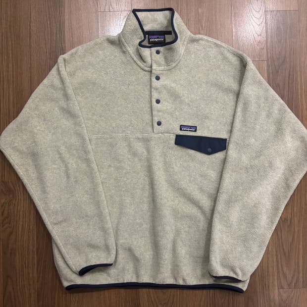 파타고니아 라이트웨이트 신칠라 오트밀 L사이즈