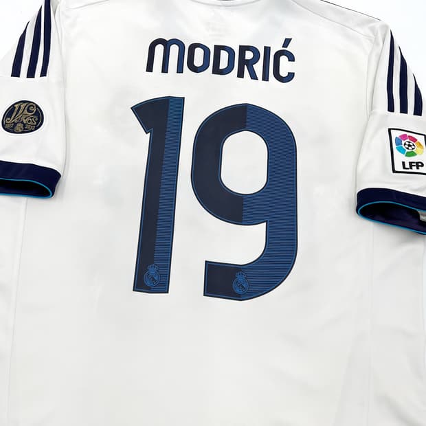 아디다스 12-13 레알 마드리드 110주년 홈 리그킷 모드리치