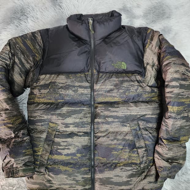 노스페이스 눕시 구스 패딩 블랙 타이거 카모