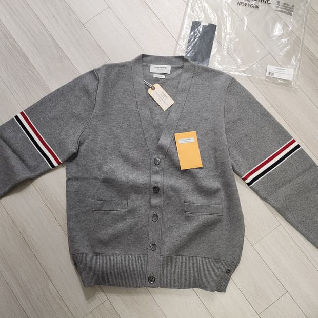 새상품) 톰브라운 밀라노스티치 3사이즈 