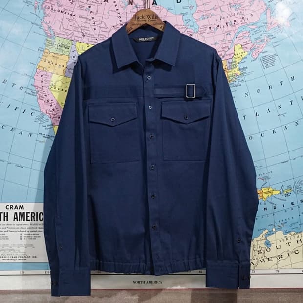 닐바렛 체스트 스트랩 블루종 셔츠