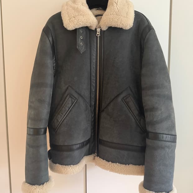 아크네 스튜디오 무스탕 48