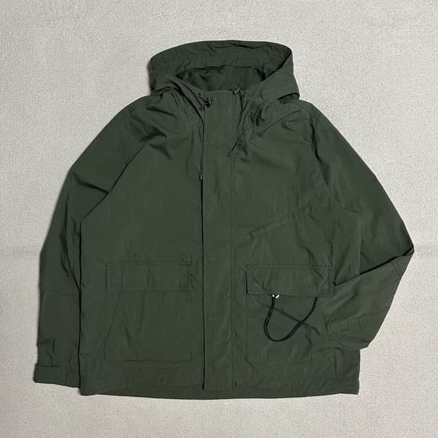 무신사 스탠다드 시티 레저 CN 후디드 윈드브레이커 재킷