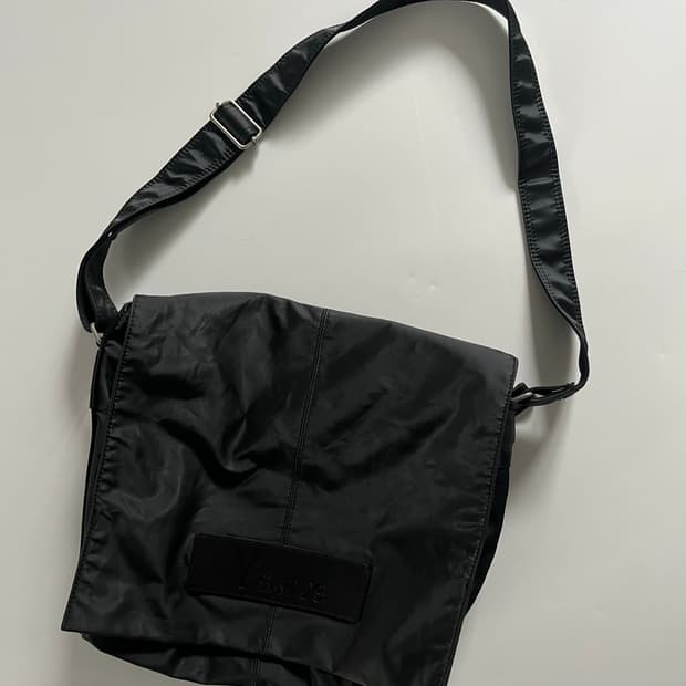 Y’SACCS 요지야마모토 블랙 나일론 크로스백