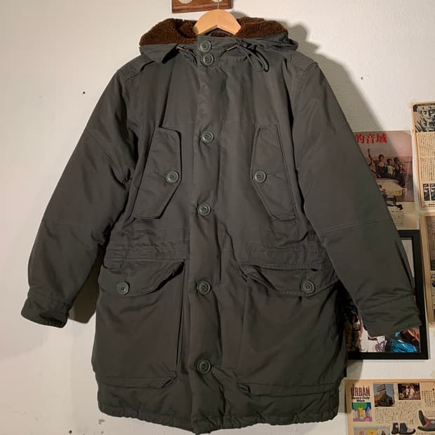 폴로 사이드 버튼 보아 필드파카