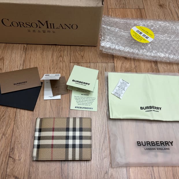 버버리 머니클립 상태좋은 중고 판매합니다