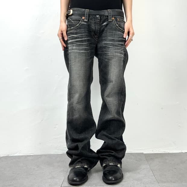 Levi’s 507 Distressed Black Bootcut Jean