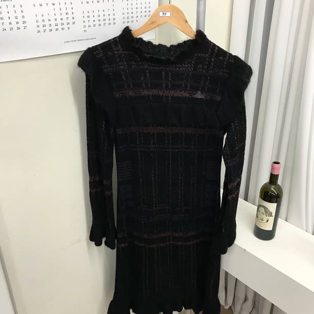 비비안웨스트우드 로고 프릴 니트 롱 원피스