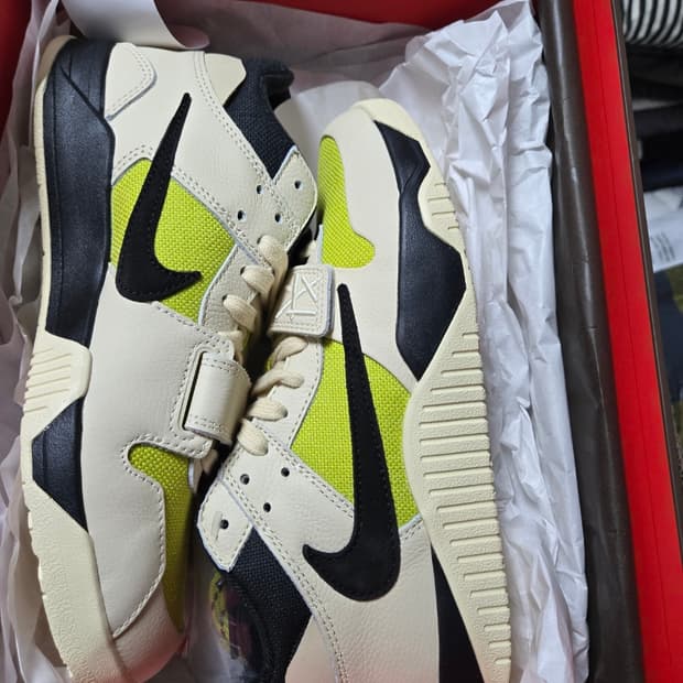 나이키 점프맨 잭 TR 브라이트 캑터스 275 새상품