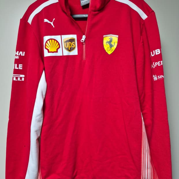 퓨마 정품 페라리 반집업 95사이즈 판매합니다