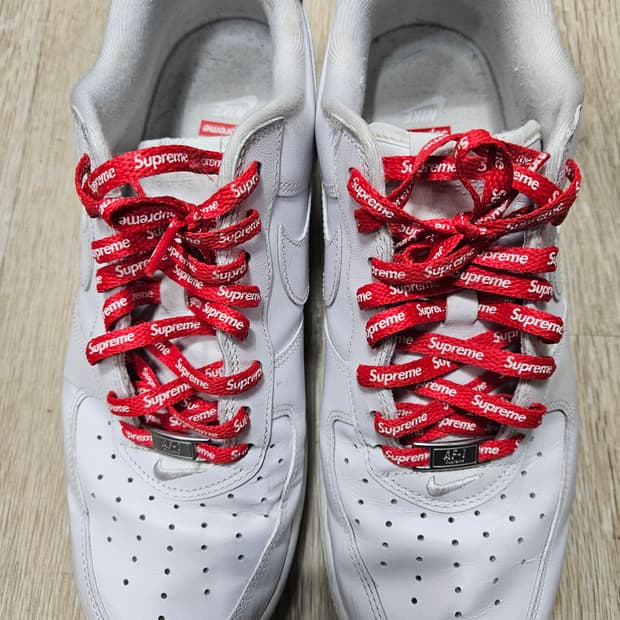 나이키에어포스 슈프림