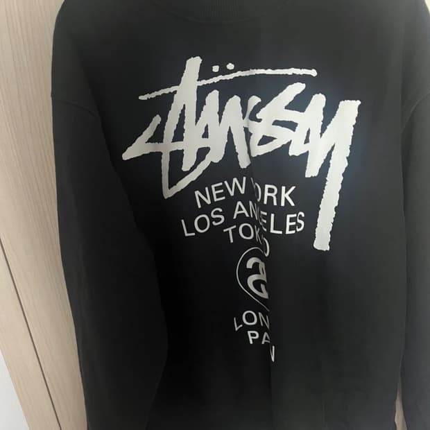 스투시 월드투어 크루넥 블랙 맨투맨