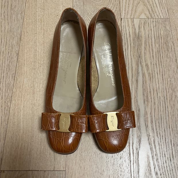 페라가모 브라운 구두