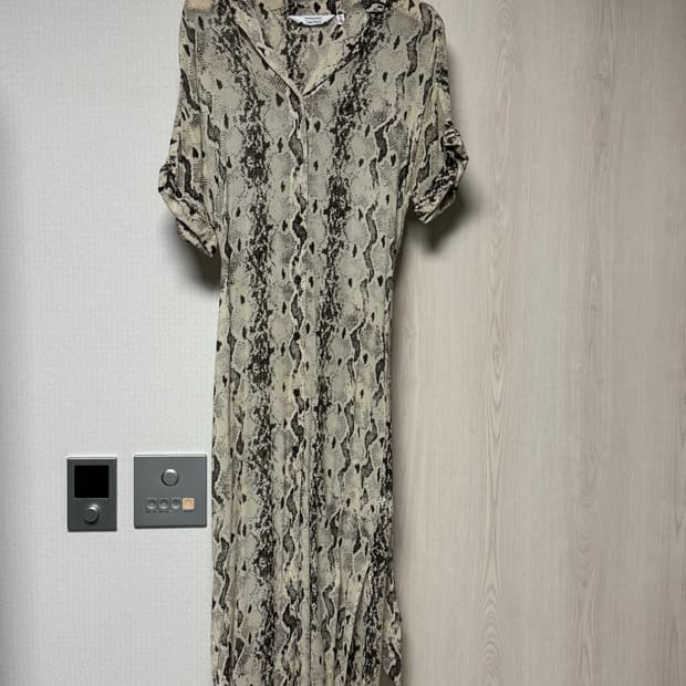 앤아더스토리 호피 원피스 (32사이즈)