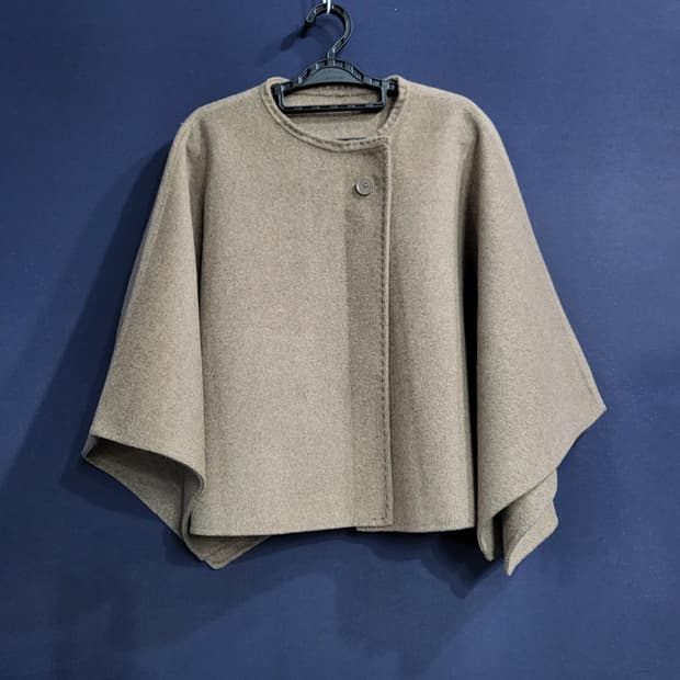 모 케이프 가디건