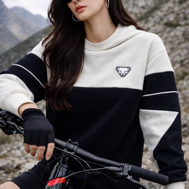 DYNAFIT 다이너핏 로고 배색 맨투맨