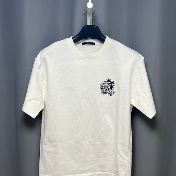 [정품] 새상품급 / M 루이비통 LV 로고 코튼 반팔 화이트