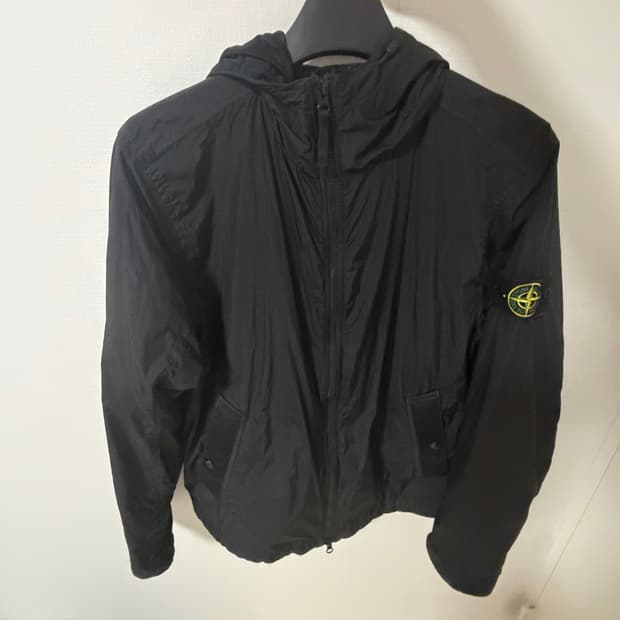 스톤아일랜드 26ss 크링클랩스 후드자켓 m