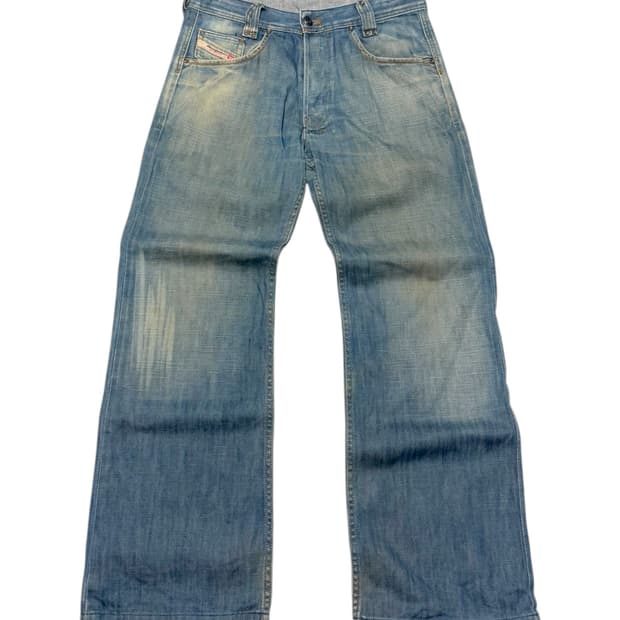 Diesel Classic Fit Bootcut Jeans (Italy)