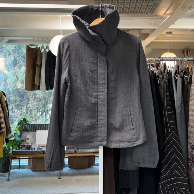 Alcali 하이넥 크롭 울자켓