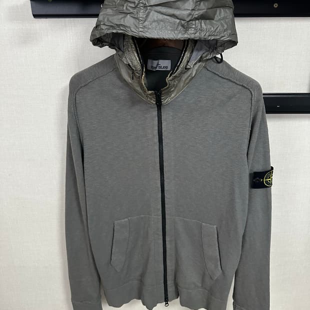 스톤아일랜드 니트집업 -후드 Xl(100-105) 정품