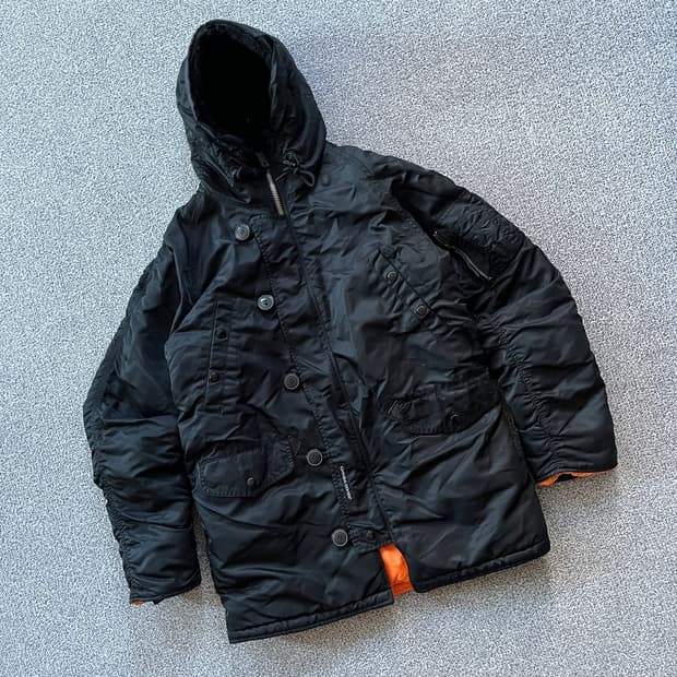 알파 인더스트리 패딩 파카