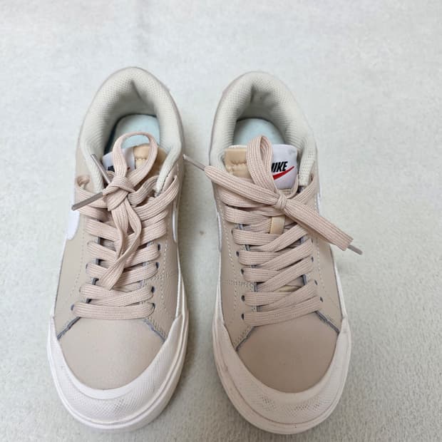 나이키 코트 레거시 리프트 브라운 여성230 mm