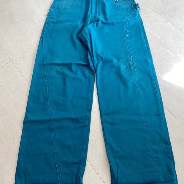 감마갤러리 도킹 라인 팬츠 L사이즈 판매합니다.