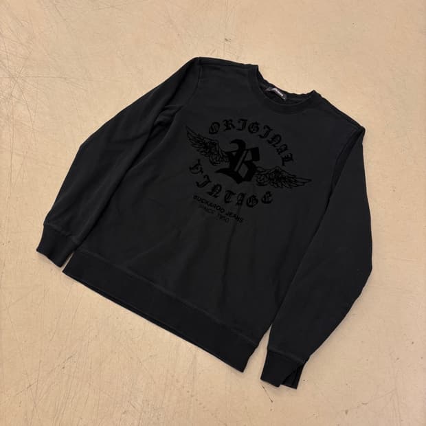 버카루 y2k 윙로고 맨투맨