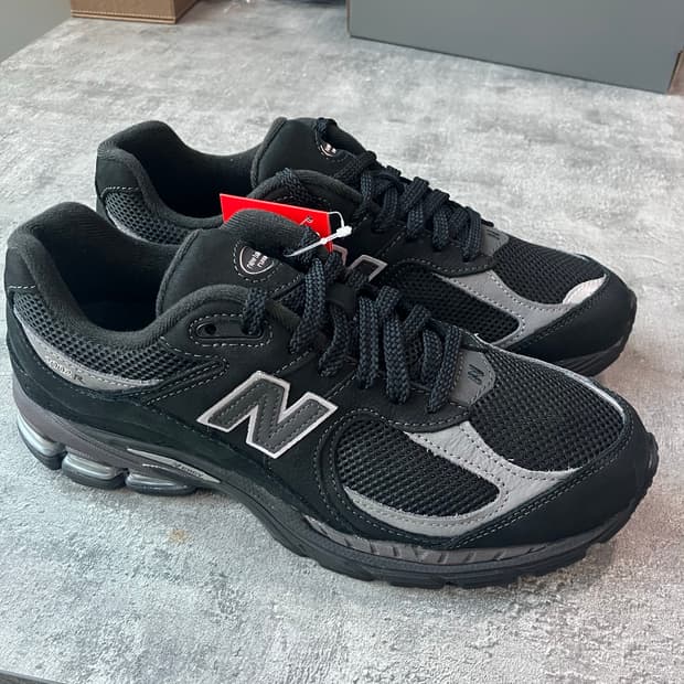 뉴발란스 2002R 새상품 M2002RCK