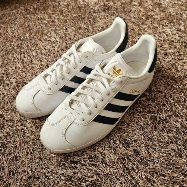 아디다스(Adidas) 가젤 흰검 스니커즈 235
