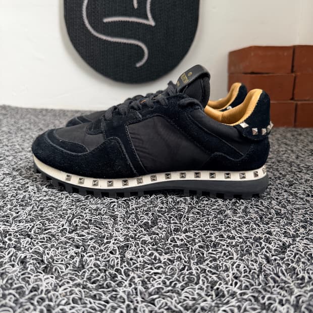 발렌티노 가라바니 로크러너 스니커즈 블랙 카무플라주