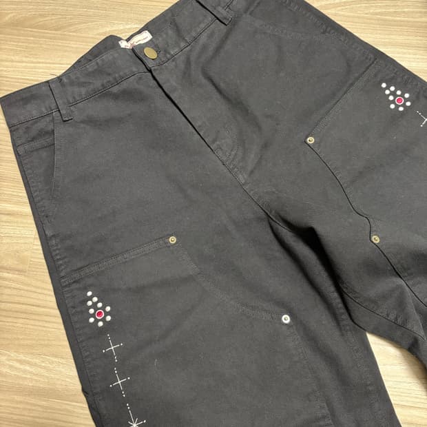 아오이로 페이크 스터드 커트 더블니 데님 블랙