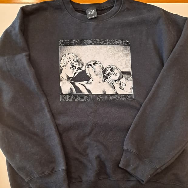 Obey 스웻셔츠 L사이즈

