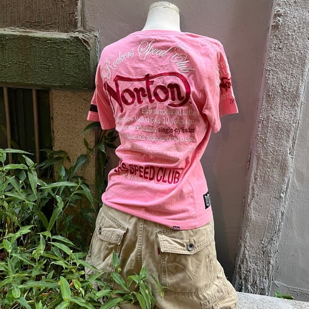 일본빈티지 키치 y2k Norton 핑크 자수 디테일 반팔티