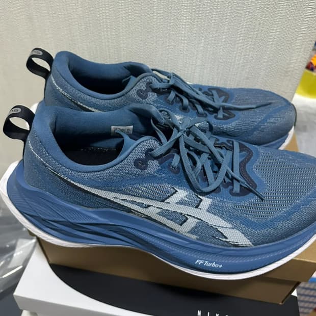 275) 아식스 슈퍼블라스트2 팝니다