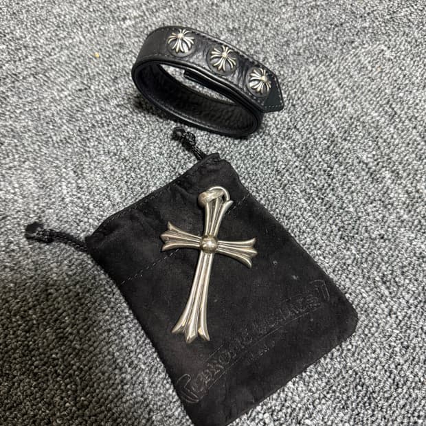 크롬하츠 3스냅 가죽 레더 팔찌