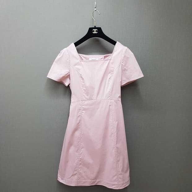 구호플러스 2025 스퀘어넥 미니 원피스 S사이즈