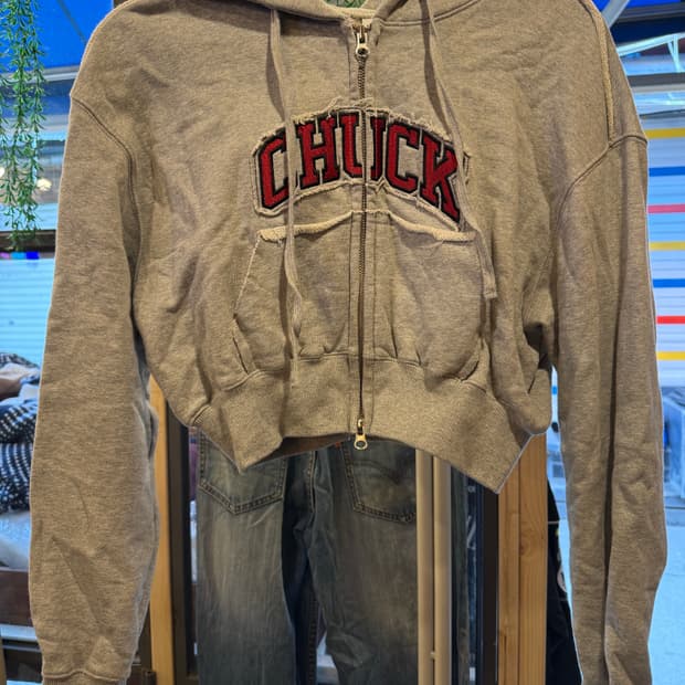 척 데미지 크롭 후드집업