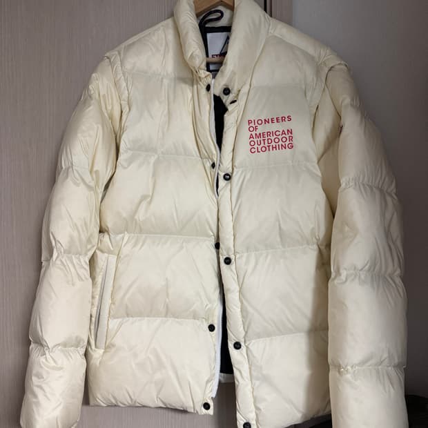 홀루바 x PIONEER 패딩 판매합니다. 