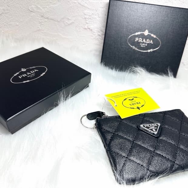 프라다뷰티 캐비어 미니 파우치 동전지갑  풀박스