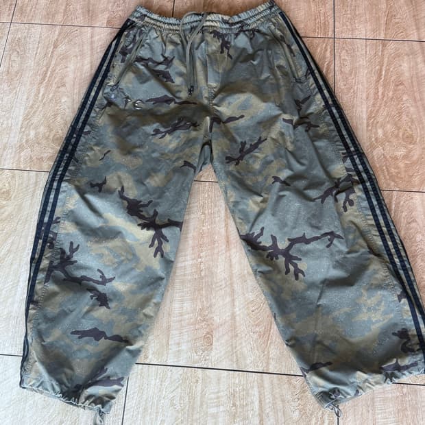아디다스 떠그클럽 카모 트랙팬츠 XL