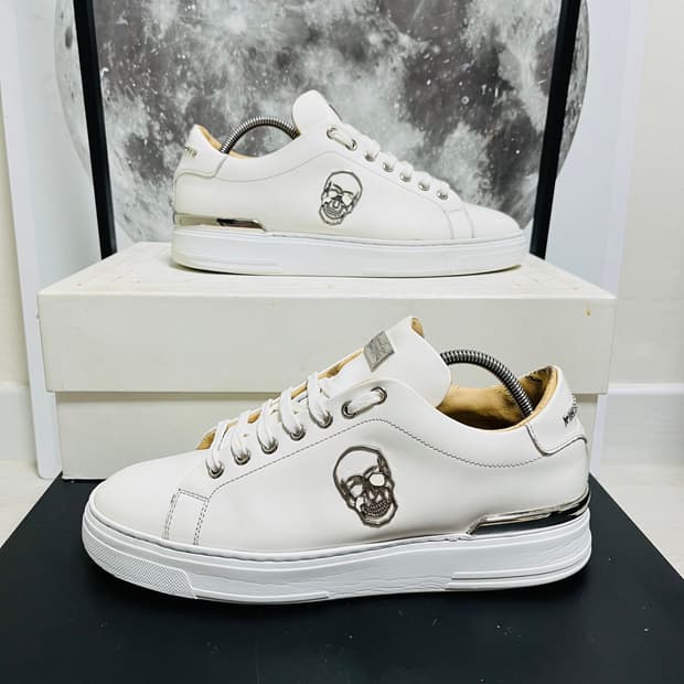 정품 40) 필립플레인 메탈 스컬 로고 스니커즈 255~260