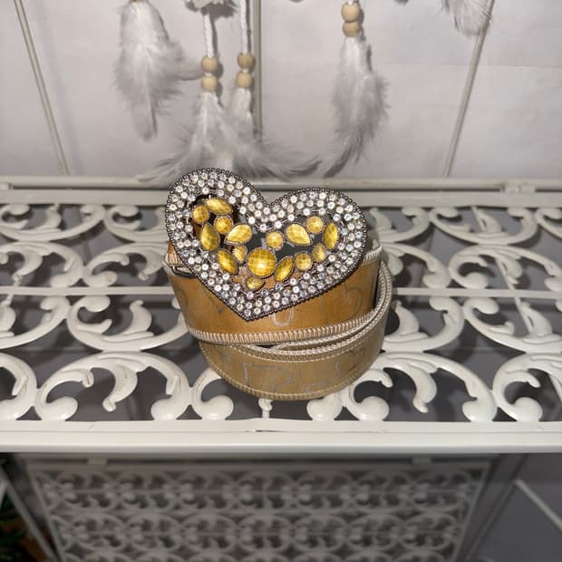 Yellow brown heart cubic buckle belt 