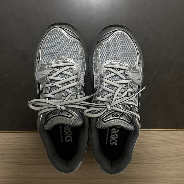 아식스 x 어반 리서치 젤 카야노 14 퓨어 실버 블랙