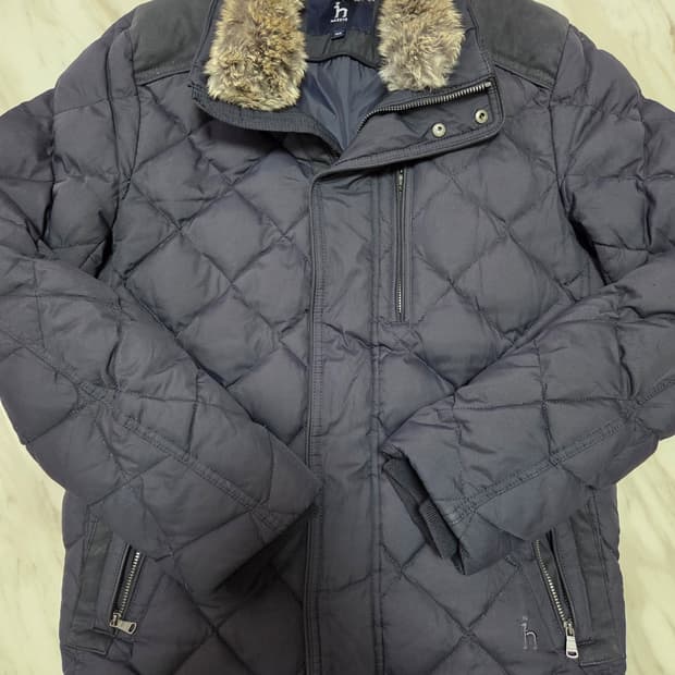 헤지스 스웨이드 배색 퀼팅 다운 자켓