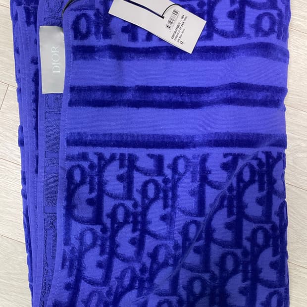 디올 오블리크 비치타올겸 블랭킷 새상품