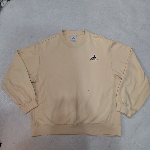 아디다스  맨투맨L