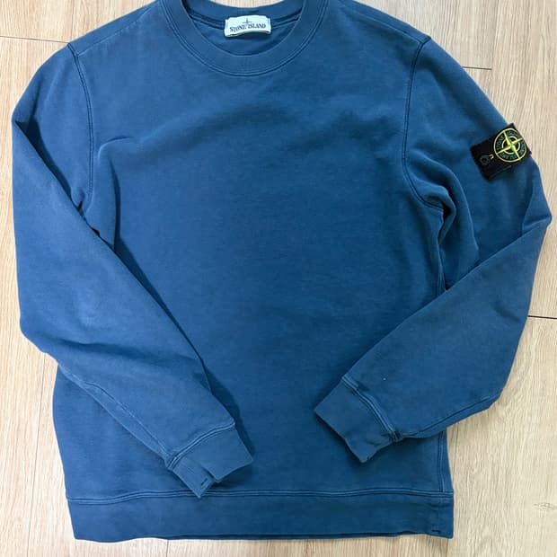 스톤아일랜드 맨투맨 판매합니다 L